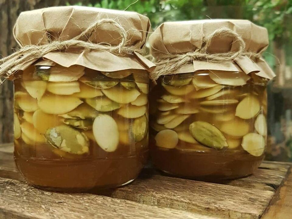 pumpkin seeds with honey against worms
